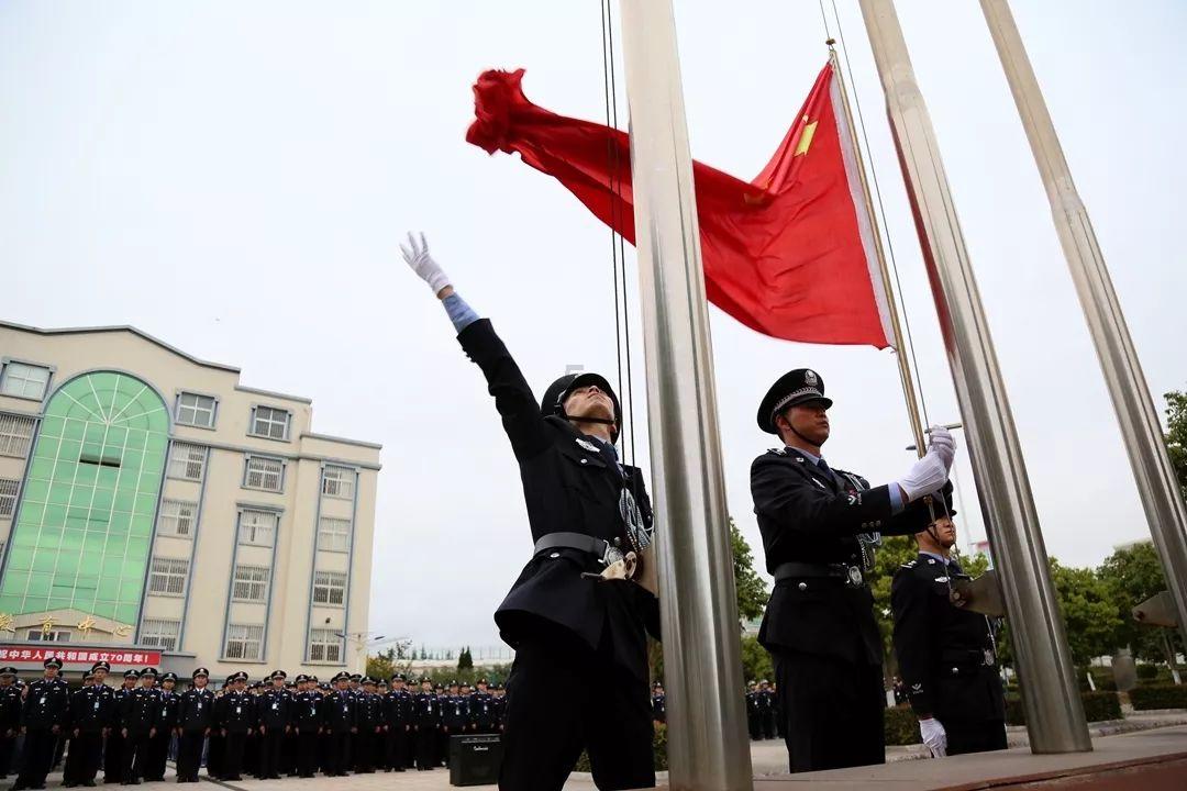 让你发现惊喜的22岁的,自己似乎从未有过爱情,我觉得一个人挺好的,不需要那么麻烦?红迪网平台
